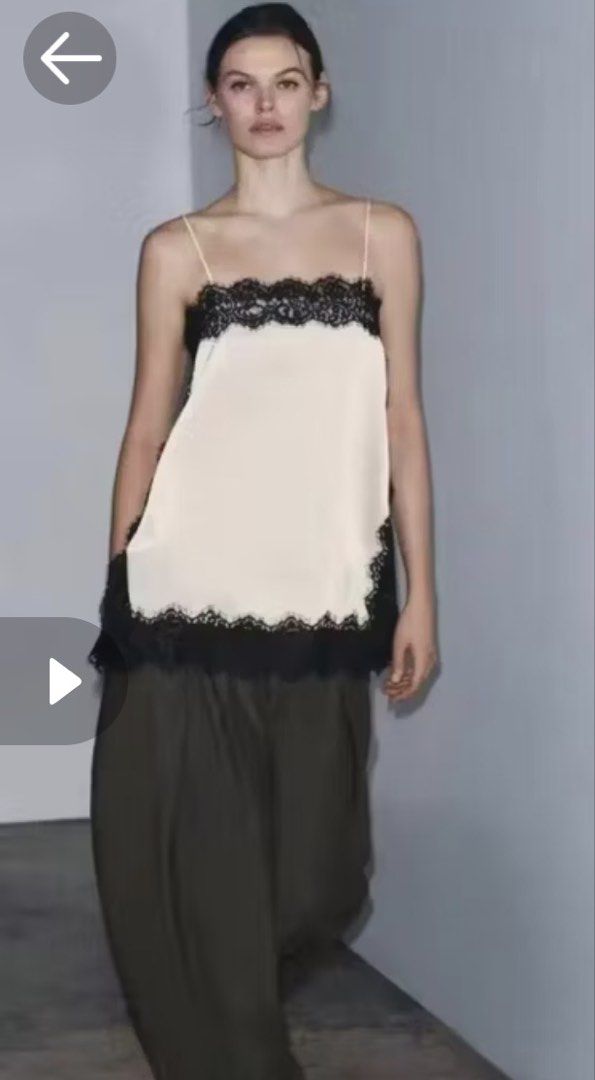 SHEIN SILK TOP (Category: Sleeveless) located in Mexico. Submitted by mallarinathalie (Listing ID 1462387735, Image 1). Description: brandnew shein top medium to large frame.