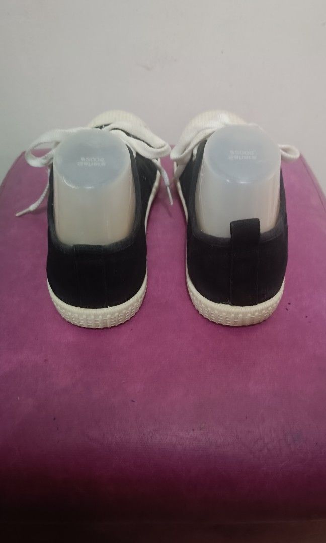 Shoopen Sneakers (Category: Sneakers) located in Davao. Submitted by naxarugal (Listing ID 1462282713, Image 3). Description: ukay source no issue size 250 insole 23.5 cm.