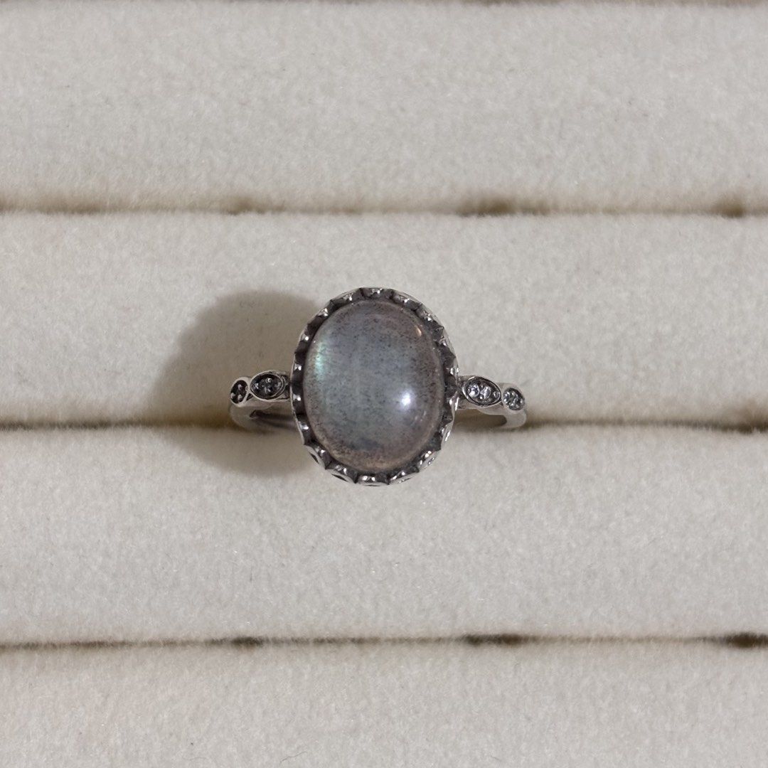 Natural Labradorite Gemstone Ring Sterling Silver 925 Setting (Category: Rings) located in Pasig City. Submitted by bleuvelyatelier (Listing ID 1462322636, Image 1). Description: -Natural Labradorite Stone -Cabochon Cut -S925 Setting -Adjustable Band -Comes with certificate Payment via GCash or Bank Transfer.