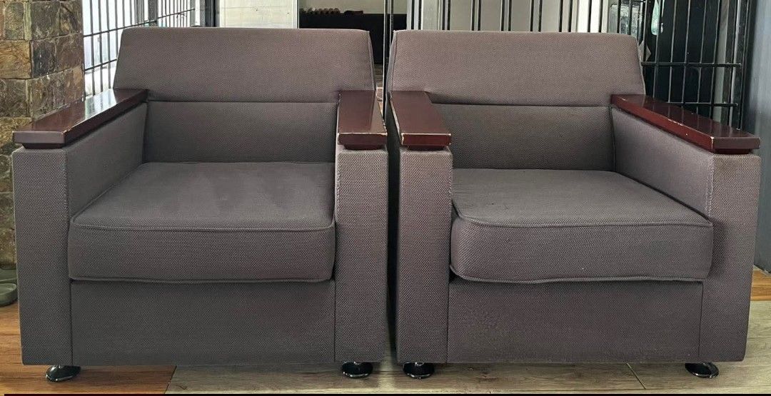 Single Sofa (Category: Sofas) located in Meycauayan. Submitted by marygracecasimiro (Listing ID 1462316588, Image 1). Description: Japan surplus 2 single sofa Joifa brand Washable ang cover ng pinaka seat nya Excellent condition No butas No lubog or lundo Minor scratches sa wood po nya Free delivery and COD PHP9500💚.