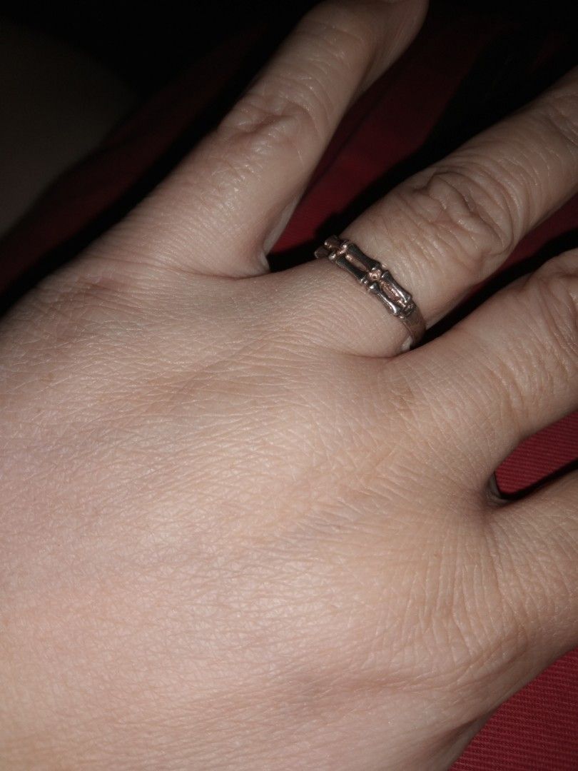 Size 8 non tarnish silver ring bamboo dsign (Category: Rings) located in Quezon City. Submitted by eidorableshop (Listing ID 1462265502, Image 1). Description: .