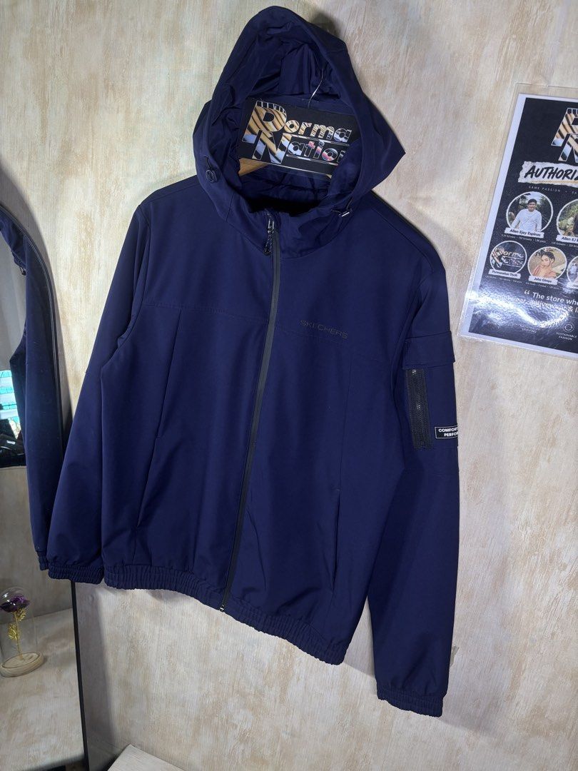 SKECHERS “COMFORT THAT PERFORMS” JACKET (Category: Coats, Jackets and Outerwear) located in Cabuyao City. Submitted by pormanation-thrift-store (Listing ID 1462297820, Image 3). Description: SKECHERS “COMFORT THAT PERFORMS” JACKET Condition: LIKE NEW Color rate: 10/10 (PWEDE SA MASELAN) Size: MEDIUM Dimes: 21”wx26.5”L Issue: NONE‼️ Price: 1200.