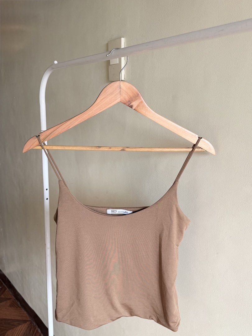 Sleeveless Top (Category: Sleeveless) located in Manila. Submitted by hirayawrites (Listing ID 1462401715, Image 1). Description: PAUBOS SALE!! 🛍️🎀.