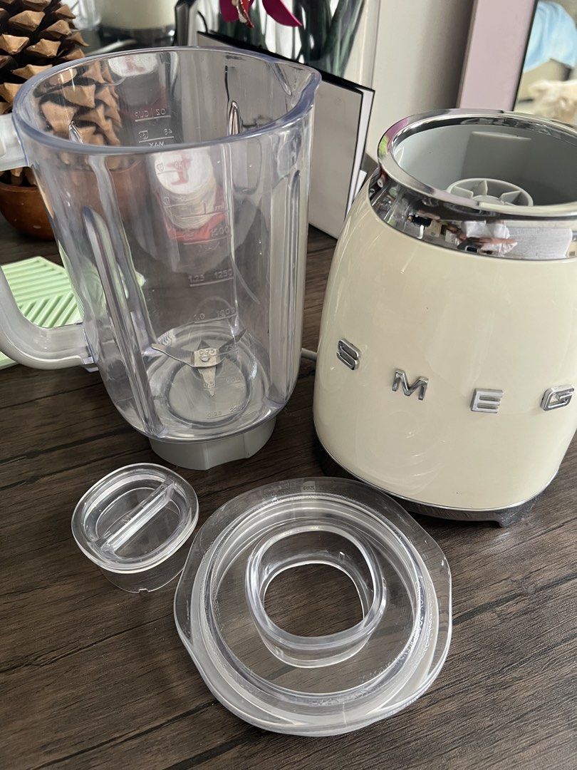 SMEG Retro Style Blender Cream (Category: Juicers, Blenders & Grinders) located in Cainta. Submitted by hunchester (Listing ID 1462272313, Image 3). Description: - Cream SMEG blender - 3 speed settings plus pulse function - Ideal for smoothies, soups, and sauces - In excellent working condition - Selling due to upgrade NOTE: I CAN GIVE BIG DISCOUNT IF BOUGHT TOGETHER WITH ANOTHER ITEM ON MY LISTINGS WORTH 2K UP.