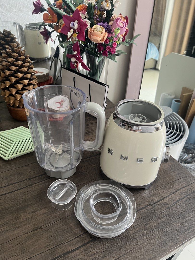 SMEG Retro Style Blender Cream (Category: Juicers, Blenders & Grinders) located in Cainta. Submitted by hunchester (Listing ID 1462272313, Image 2). Description: - Cream SMEG blender - 3 speed settings plus pulse function - Ideal for smoothies, soups, and sauces - In excellent working condition - Selling due to upgrade NOTE: I CAN GIVE BIG DISCOUNT IF BOUGHT TOGETHER WITH ANOTHER ITEM ON MY LISTINGS WORTH 2K UP.