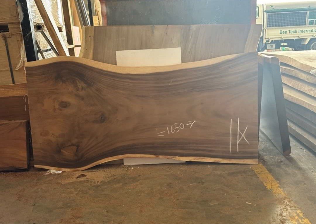 Solid Wood Table (Category: Tables & Sets) located in Singapore. Submitted by unicornandmakeup (Listing ID 1462347112, Image 2). Description: - used for study table but can be used for dinning - single slab - bought for $1650. Letting go as moving house. - open to nego - transport cost to be split equally. .