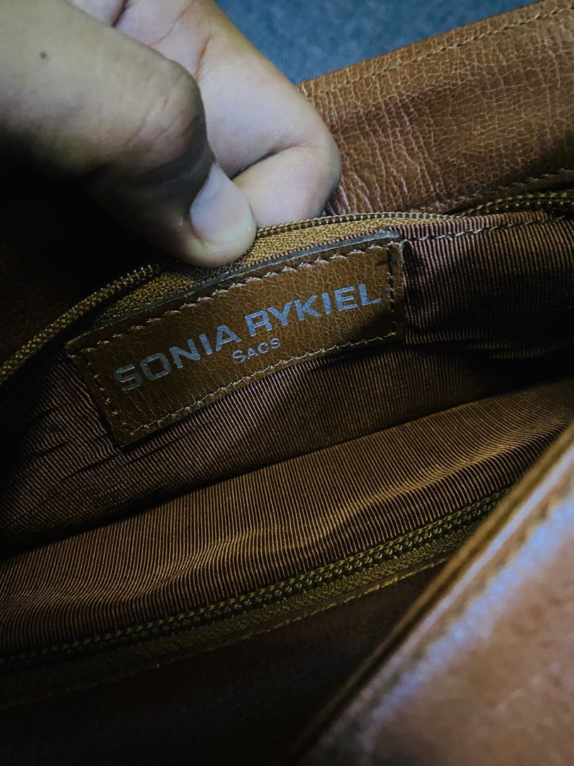 Sonia Rykiel leather bag (Category: Shoulder Bags) located in Caloocan City. Submitted by luxurymurayta888 (Listing ID 1462425852, Image 3). Description: nonissue.