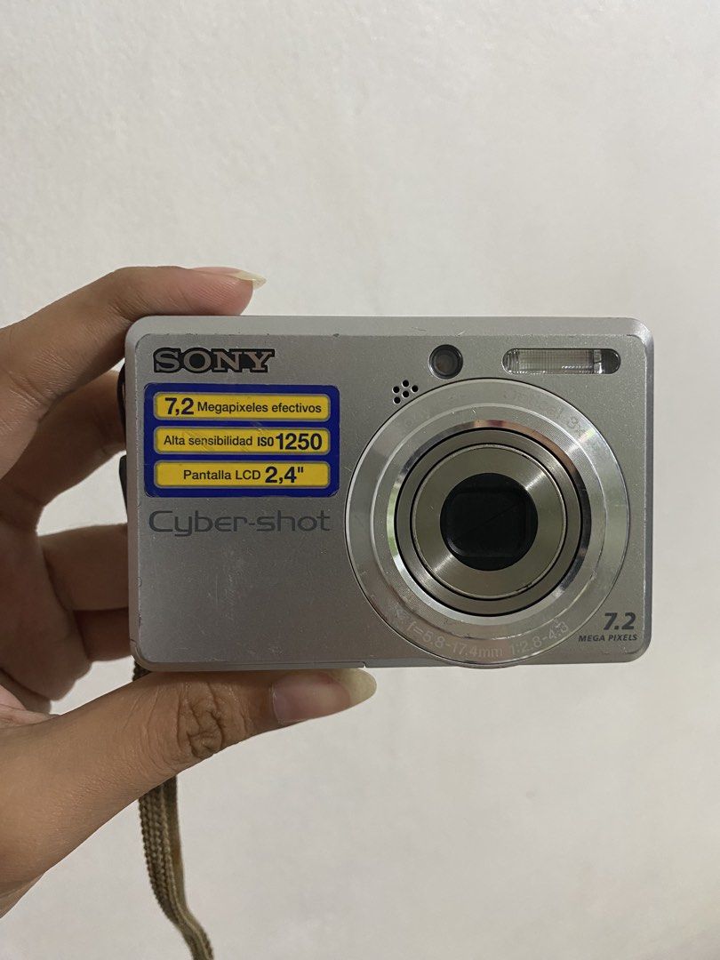 Sony Cyber-shot DSC-S730 (Category: Cameras) located in Abucay. Submitted by nicsiey (Listing ID 1462326112, Image 1). Description: Sony Cyber-shot DSC-S730 All working - NO FUNCTIONAL ISSUE Quality output Body scratches only - no rubber left side Malinis screen no burn DM for more sample pics! Inclusions: Rechargeable batt 4pcs Charger Sd card 1gb Sd card reader 📍Bulacan meet up or shipping.
