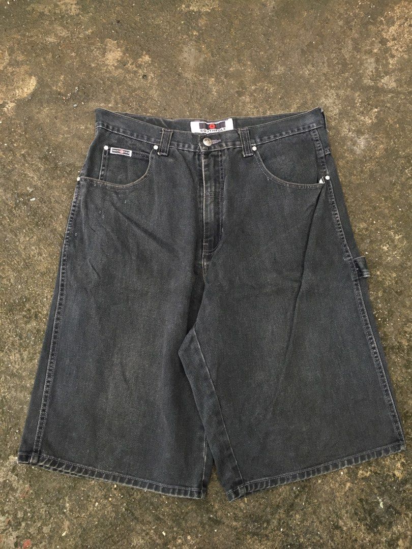 Southpole Black Washed Denim (Category: Activewear) located in Calapan. Submitted by thrift_ni_forts (Listing ID 1462274114, Image 1). Description: 34 Waistline 26 Length 15 Leg 13 Hem.