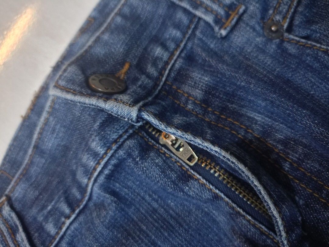 Southpole Red Tabs Baggy Jeans Alternative (Category: Jeans) located in Lapu Lapu. Submitted by nightfrighttokyo (Listing ID 1462377916, Image 3). Description: DM if interested! gcash only waist 30 Length 37.