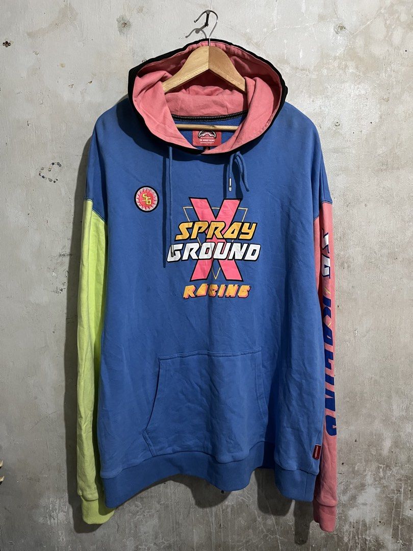 SPRAY GROUND HOODIE JACKET (Category: Coats, Jackets and Outerwear) located in Santa Cruz. Submitted by youngearth.c72f95 (Listing ID 1462264035, Image 1). Description: EXCELLENT CONDITION NO ISSUE COLOR RATE 10/10 Xl to 3XL FITTING.