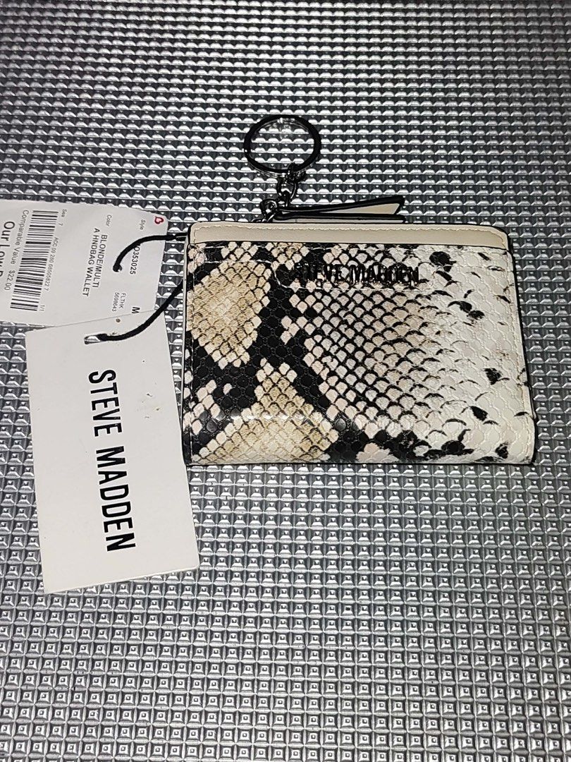 Steve Madden bifold wallet (Category: Wallets & Card holders) located in Cavite. Submitted by littlesweetshop (Listing ID 1462413809, Image 1). Description: Mop gcash Plus sf.