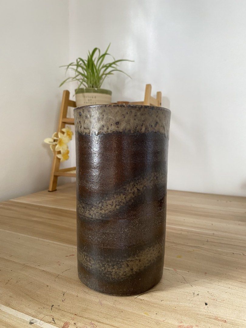 Stoneware Rustic Vase (Category: Vases & Decorative Bowls) located in Mabalacat. Submitted by mamacda (Listing ID 1462321961, Image 1). Description: .