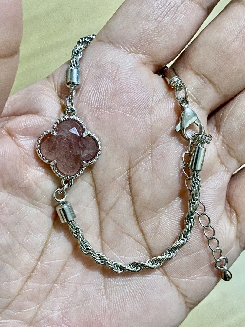 Strawberry Quartz Clover Bracelet (Category: Bracelets) located in Pasig City. Submitted by talaversify (Listing ID 1462332705, Image 2). Description: Semi-precious stone: Strawberry Quartz Stone size: 15mm x 5mm Wrist size: 16cm to 20cm 💠 Natural stone 💠.