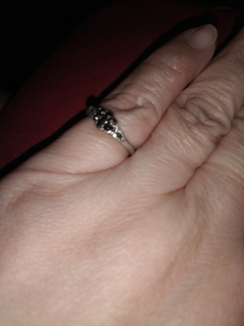 Studded flower ring (Category: Rings) located in Quezon City. Submitted by eidorableshop (Listing ID 1462270033, Image 1). Description: .