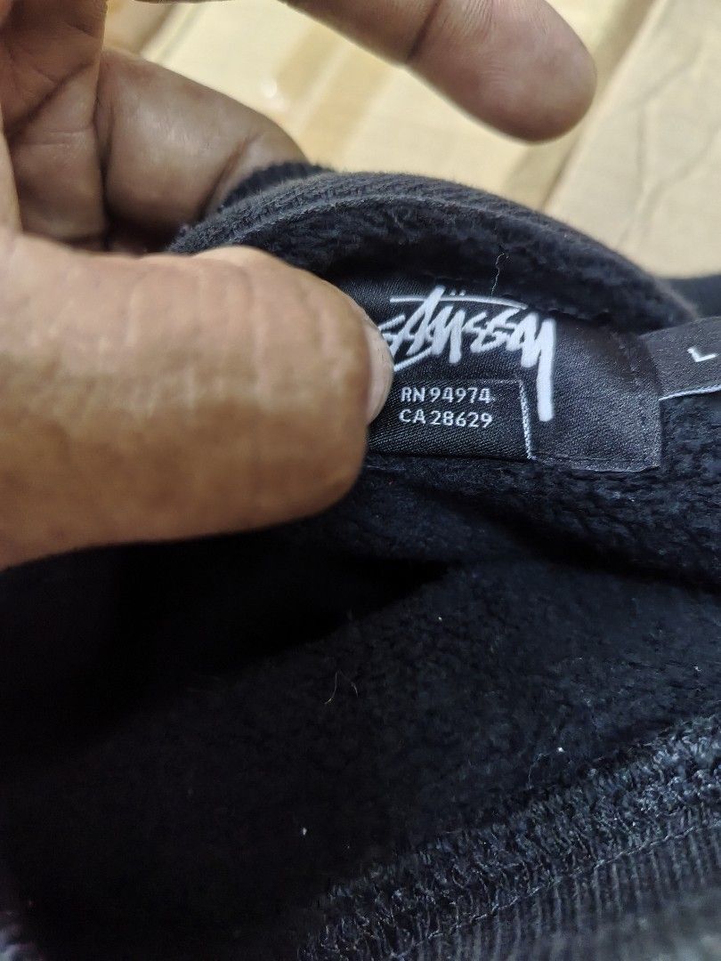 STUSSY script (Category: Coats, Jackets and Outerwear) located in Panabo. Submitted by tirexaspo2 (Listing ID 1462299979, Image 2). Description: Excellent condition No issue DIMENSION 24x30 Large on tag BACK TO BACK LOGO!!!.