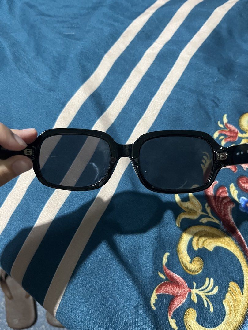 Sunnies Studios Bobbi Sunglasses - INK (Category: Sunglasses & Eyewear) located in Manila. Submitted by hi_abbd (Listing ID 1462413197, Image 3). Description: - Brand: Sunnies Studios - Model: Bobbi - Color: INK - Frame Shape: Chunky, rectangular - Lens Feature: UV400 protection - Material: Recycled polyester - Ideal for: Everyday wear - Includes: Original packaging Used once Rfs - doesnt suit my face shape LAST PRICE POSTED.