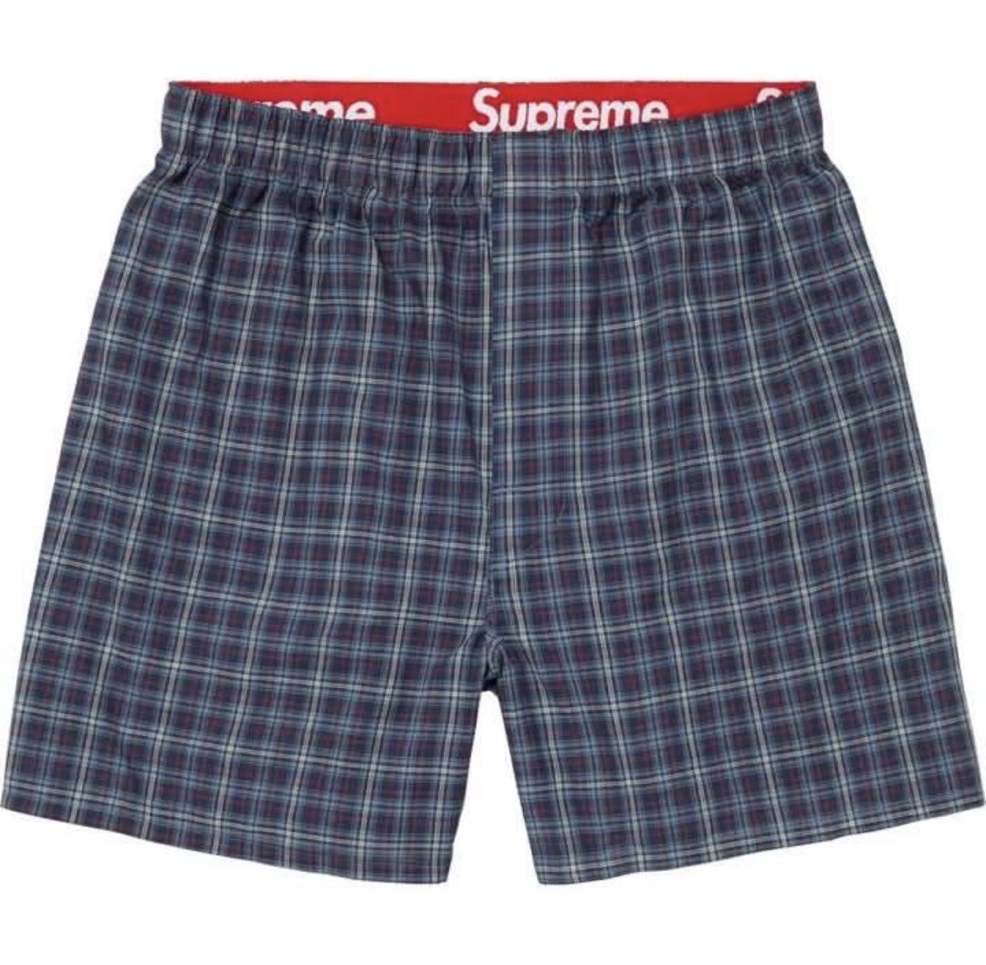 Supreme Hanes Plaid Boxers 格仔四角褲 孖煙通 內褲 底褲M/M （分類：內褲 boxer）位於 Hong Kong。 由 chanhoho_0 提交（商品編號 1462439471，圖片 3）。簡介： 朋友生日送唔啱size 全新 M 一條200 黑色black✅ 藍色blue✅ 黃色yellow✅ 紅色red❌ Supreme 牌子嘅四角底褲。
