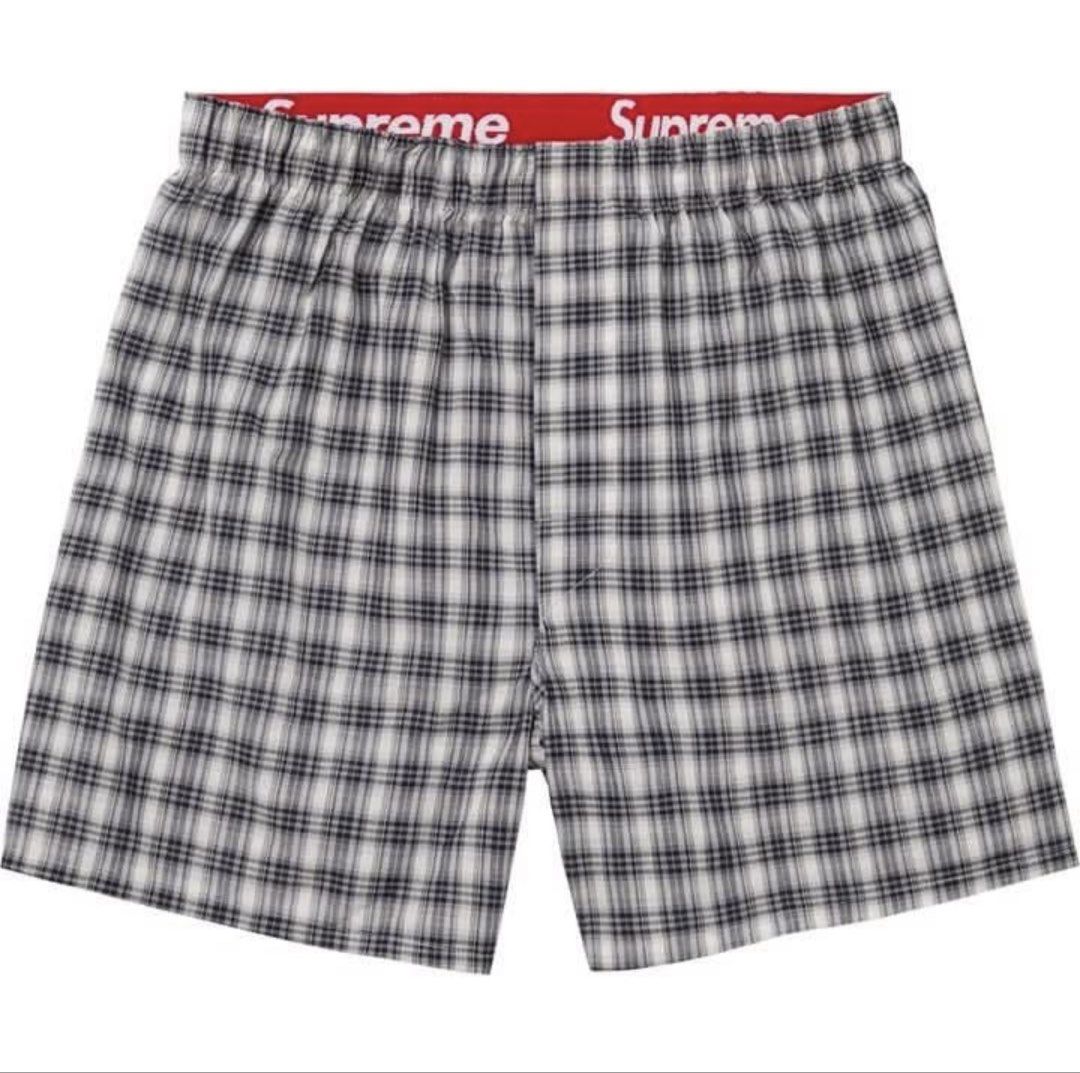 Supreme Hanes Plaid Boxers 格仔四角褲 孖煙通 內褲 底褲M/M （分類：內褲 boxer）位於 Hong Kong。 由 chanhoho_0 提交（商品編號 1462439471，圖片 5）。簡介： 朋友生日送唔啱size 全新 M 一條200 黑色black✅ 藍色blue✅ 黃色yellow✅ 紅色red❌ Supreme 牌子嘅四角底褲。