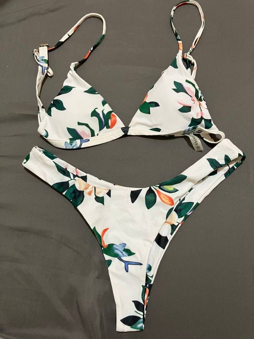 Swimsuit (Category: Bikinis & Swimsuits) located in Manila. Submitted by jenicamarieperlada31.storm (Listing ID 1462279733, Image 3). Description: Selling never been used two-piece large to xl sizes Shein rfs: Nakatambak nalang.