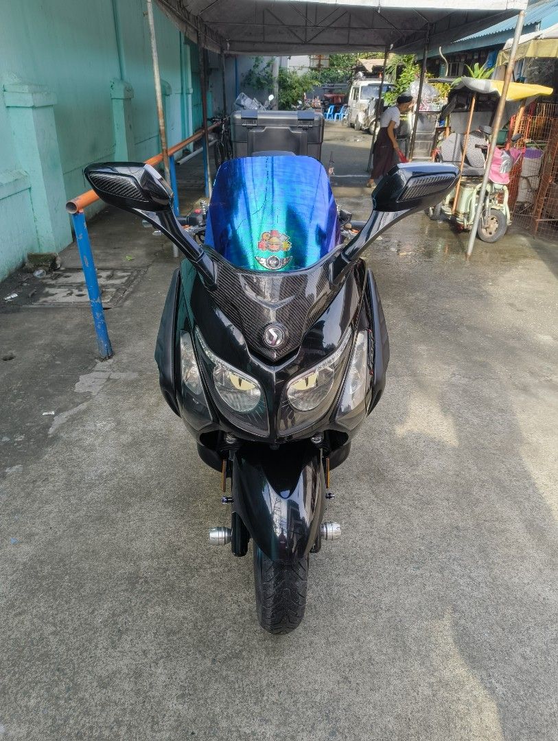 SYM GTS 300i Evo (Category: Motorbikes for Sale) located in Manila. Submitted by rija41819 (Listing ID 1462300361, Image 1). Description: SYM GTS 300i evo scooter for sale. Black color. Has a large rear top box for storage. Blue tinted windshield. Digital voltmeter installed. Have installed cameras and dashboard device. Ready for the road. Dm for more info pag usapan natin kaya panaman babaan.