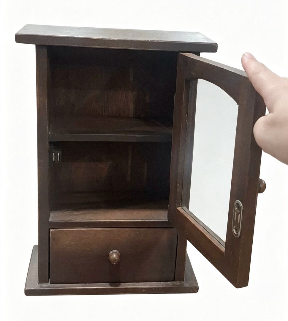 Tabletop Display Cabinet (Category: Accessory Holder, Box & Organizers) located in Bulacan. Submitted by gjeen (Listing ID 1462375126, Image 2). Description: .