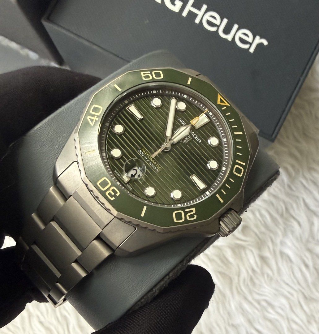 Tag heuer Aquaracer Titanium Hulk (Category: Luxury Watches) located in Quezon City. Submitted by pedro_demain (Listing ID 1462298045, Image 3). Description: Tag heuer Aquaracer Titanium Hulk Wbp2018 model 43mm Automatic With box,manual ,card & extra link Local AD 9/10 condition Qc & Bgc area 09955225741.