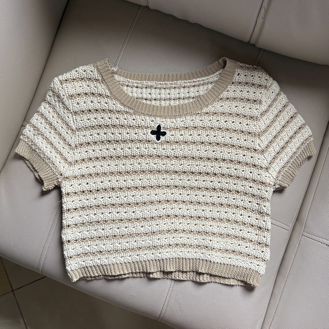 taupe & cream striped crochet top (Category: Blouses) located in Cagayan de Oro. Submitted by liannadeclutters (Listing ID 1462291004, Image 1). Description: 📍Cagayan de Oro City • fits size S-M • slightly cropped • MOP: gcash • MOD: nationwide shipping via j&t express / delivery via maxim (within CDO) ☆ payment first through gcash ☆ shipping fee shouldered by the buyer ☆ shipping via j&t express from cagayan de oro.
