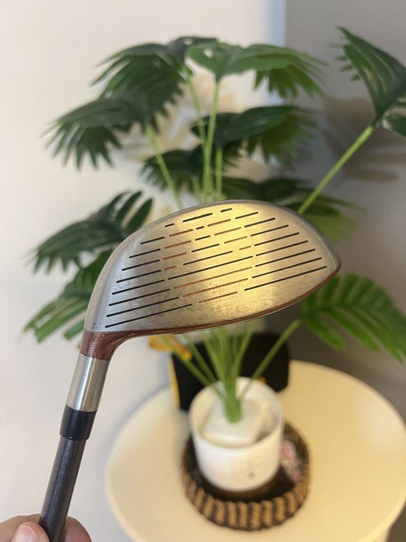 Taylor Made Ti Bubble 2 10.5 Driver Golf Club (Category: Golf) located in Manila. Submitted by livefish.26c802 (Listing ID 1462417068, Image 2). Description: - Taylor Made Ti Bubble 2 Driver - Loft: 10.5 degrees - Shaft: Bubble 2, R-80 flex - Condition: Some scuffs on club head from normal use - Ready for the course!.