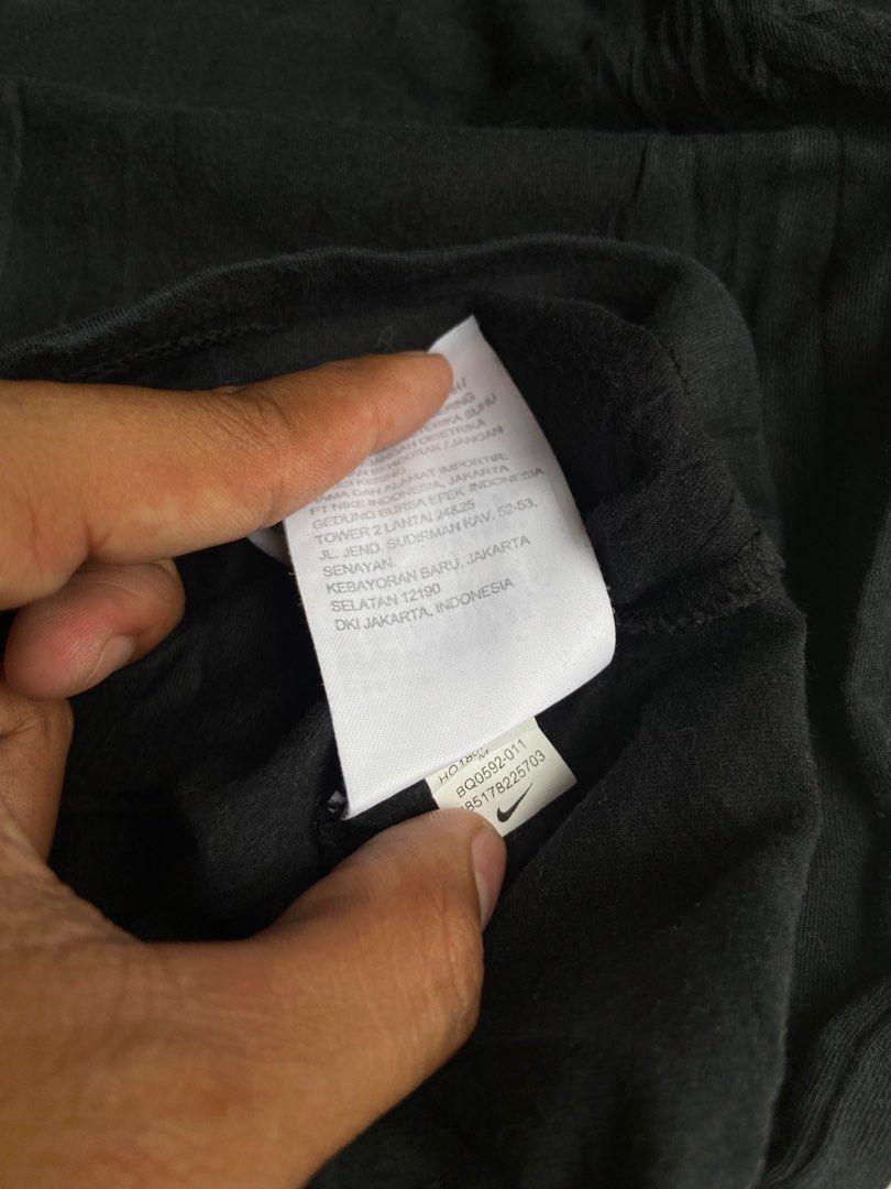The Nike Tee (Category: Tshirts & Polo Shirts ) located in Panabo. Submitted by thrifty.red (Listing ID 1462299439, Image 3). Description: 19x26.5 excellent.