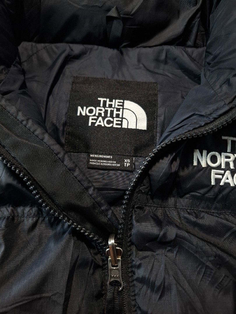 The North Face 700 Fill Down Puffer Jacket (Category: Coats, Jackets and Outerwear) located in Tayabas. Submitted by lachicachr18792 (Listing ID 1462310856, Image 3). Description: The North Face 700 Puffer Jacket Packable Hood Size XS on tag (can fit to Large) Width 22 Length 25 Excellent condition No issue Color rate 9.5/10 📲.