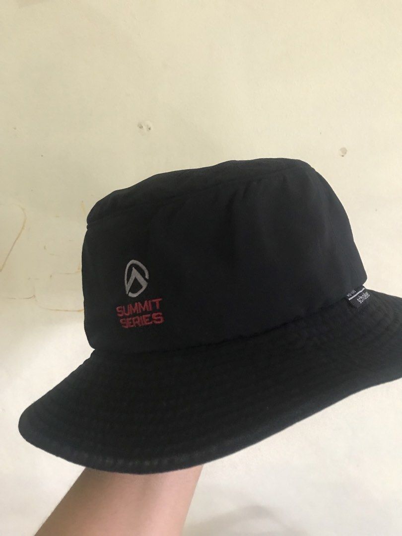 The North Face Summit Series Bucket Hat Black (Category: Caps & Hats) located in Quezon City. Submitted by damn_used (Listing ID 1462439096, Image 2). Description: - Brand: The North Face - lightweight Bucket Hat - nylon polyester material - 10/10 condition - Color: Black - 58-60cm diameter 7 1/2 - Features: Summit Series logo, small zippered side pocket - Condition: Good - Ideal for: Outdoor activities, casual wear 949.