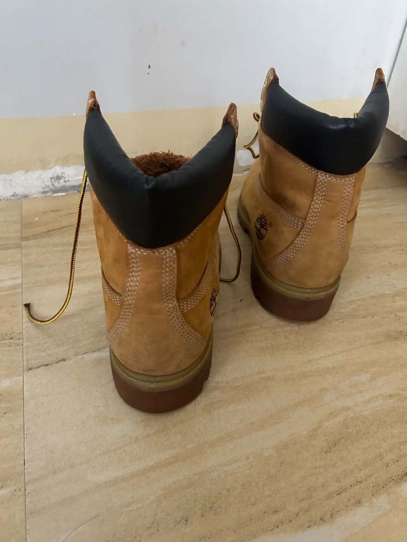 Timberland Classic 6-Inch Premium Waterproof Boots (Category: Boots) located in Quezon City. Submitted by jesro (Listing ID 1462376736, Image 1). Description: - NEGOTIABLE!!!! -not thrifted - timberland premium 6in - butters - solid condition, no issues - never used in rain - no smell, smells new - with suede eraser (dm for pic) -orig bought in sm north - rfs need funds for college - free sf no problem.