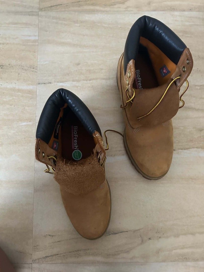 Timberland Classic 6-Inch Premium Waterproof Boots (Category: Boots) located in Quezon City. Submitted by jesro (Listing ID 1462376736, Image 2). Description: - NEGOTIABLE!!!! -not thrifted - timberland premium 6in - butters - solid condition, no issues - never used in rain - no smell, smells new - with suede eraser (dm for pic) -orig bought in sm north - rfs need funds for college - free sf no problem.