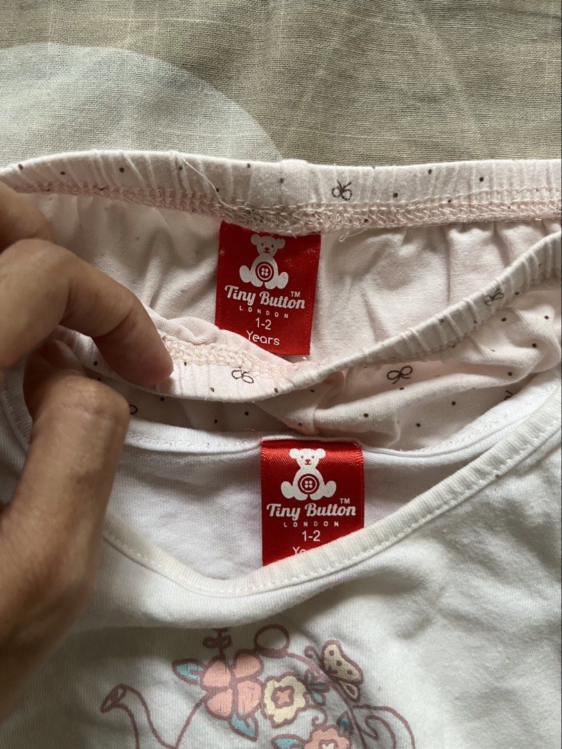 Tiny button set (Category: Babies & Kids Fashion) located in Klang. Submitted by geckos (Listing ID 1462395717, Image 2). Description: Tiny button set Size:1-2 years Not for fussy buyer.