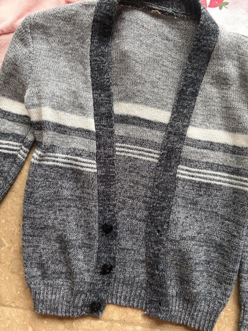 Toddler’s Tops and Cardigan Bundle (Category: Babies & Kids Fashion) located in Quezon City. Submitted by tidyup.lara (Listing ID 1462407316, Image 2). Description: Buy all in photo for PHP 300 Best fits 1 year old Condition 8/10: used but in good condition.