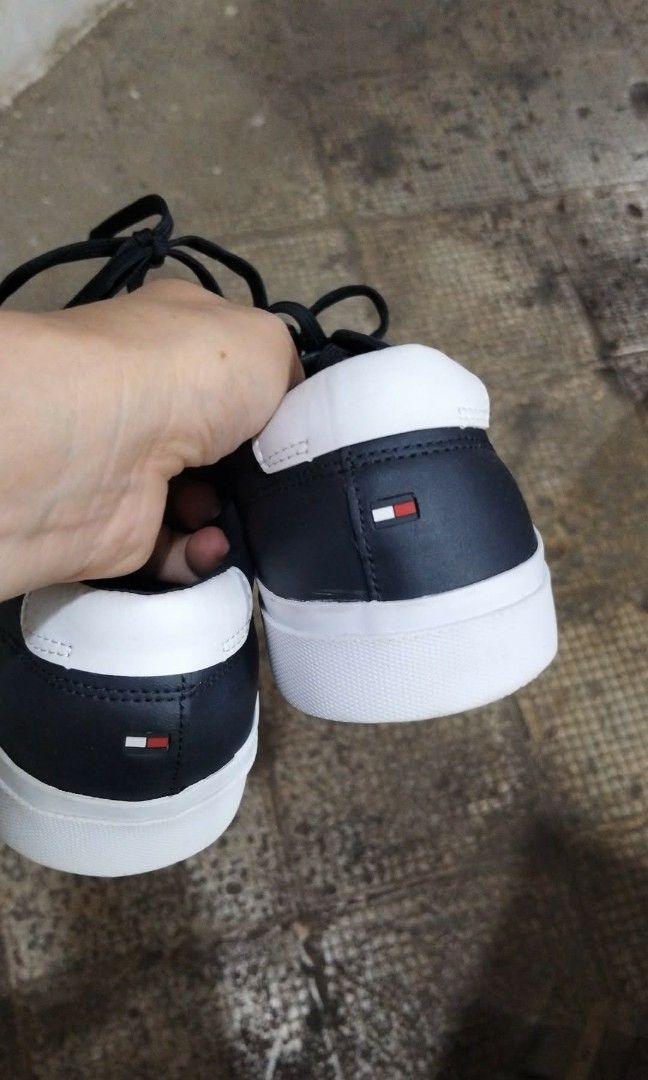 Tommy Hilfiger (Category: Sneakers) located in El Salvador. Submitted by francheskaukayukay (Listing ID 1462275260, Image 2). Description: .