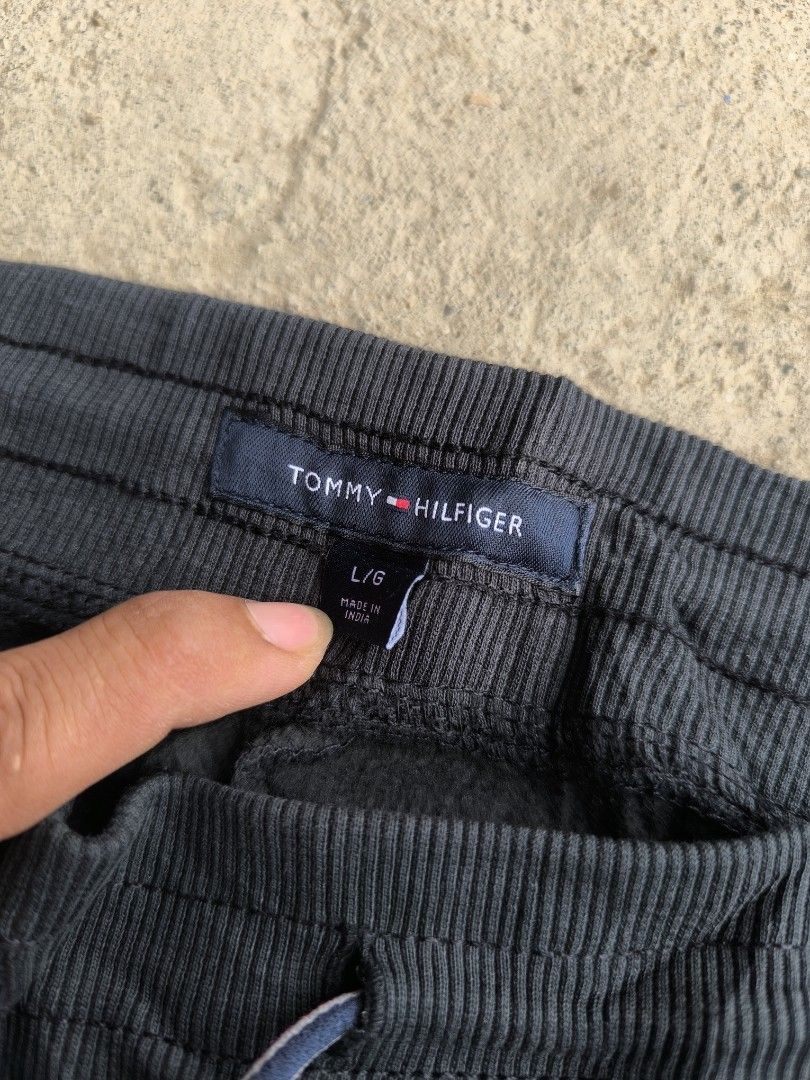 Tommy Hilfiger jogger pants (Category: Activewear) located in Davao. Submitted by gabriieeel (Listing ID 1462301408, Image 2). Description: -crispy condition -fresh from bale -heavy cotton -do vc on blue app for safe transaction.
