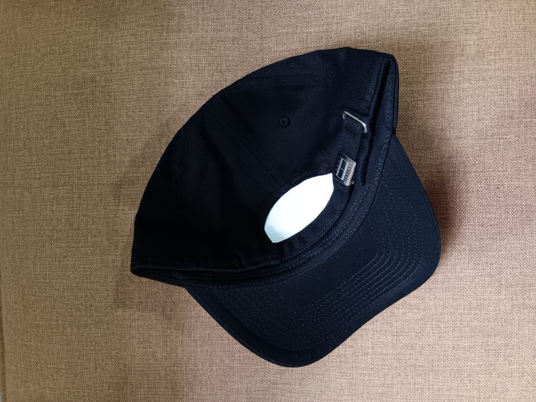 Tommy Hilfigger (Category: Caps & Hats) located in Manila. Submitted by gerryanton77059 (Listing ID 1462280404, Image 3). Description: .