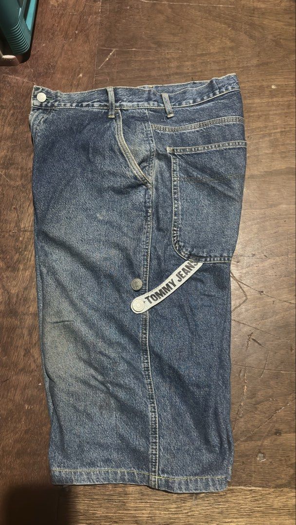 Tommy Hillfigger Long jorts (Category: Shorts) located in Baguio. Submitted by rarebear.635c74 (Listing ID 1462275008, Image 3). Description: W30 L27 L.O 10.