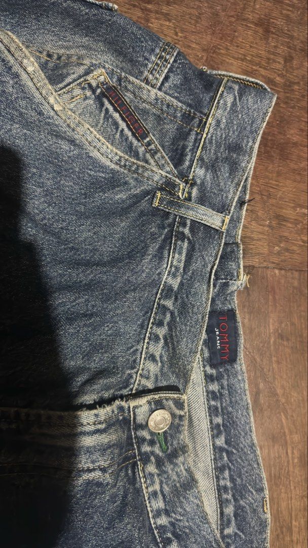 Tommy Hillfigger Long jorts (Category: Shorts) located in Baguio. Submitted by rarebear.635c74 (Listing ID 1462275008, Image 2). Description: W30 L27 L.O 10.