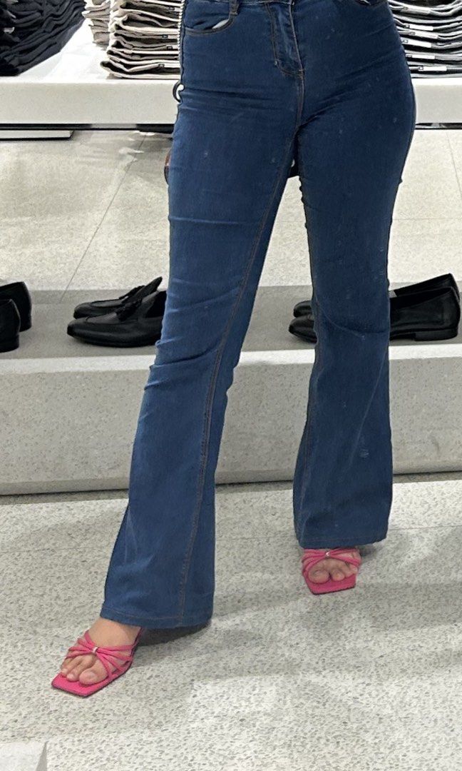 Topshop Jamie Flare Jeans (Category: Jeans) located in Las Pinas. Submitted by skyeeyks (Listing ID 1461948572, Image 3). Description: Best for 24-26 waist Perfect for height 5-5'2.