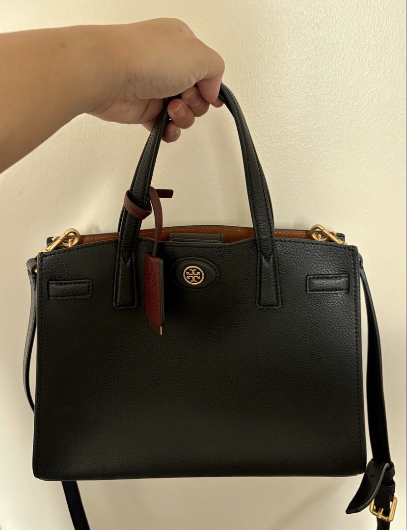 Tory Burch Handbag (Category: Luxury Bags & Wallets) located in Paranaque City. Submitted by kssndr.n (Listing ID 1462344045, Image 1). Description: Good as new. Used twice or thrice only. No evident scratches. .