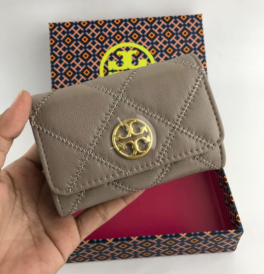 Tory Burch Miller Card Wallet (Category: Wallets & Card holders) located in Binan City. Submitted by pinkykeenshop (Listing ID 1462438436, Image 3). Description: .