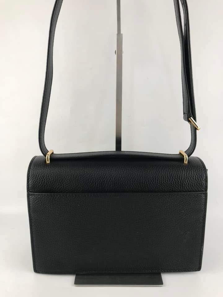 Tory Burch Miller Convertible Messenger Bag (Category: Shoulder Bags) located in Binan City. Submitted by pinkykeenshop (Listing ID 1462438968, Image 3). Description: .