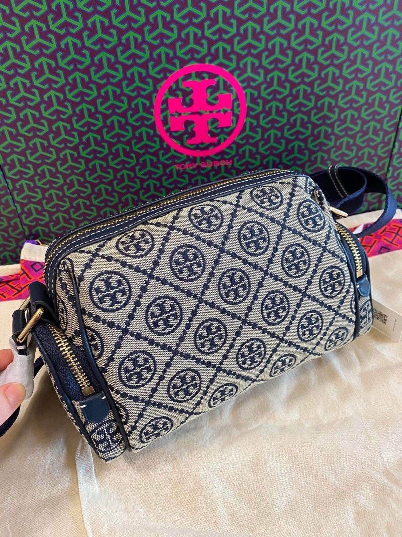 Tory Burch T Monogram Pocket Crossbody (Category: Cross-body Bags) located in Bulacan. Submitted by mykakarizza (Listing ID 1462374940, Image 2). Description: .