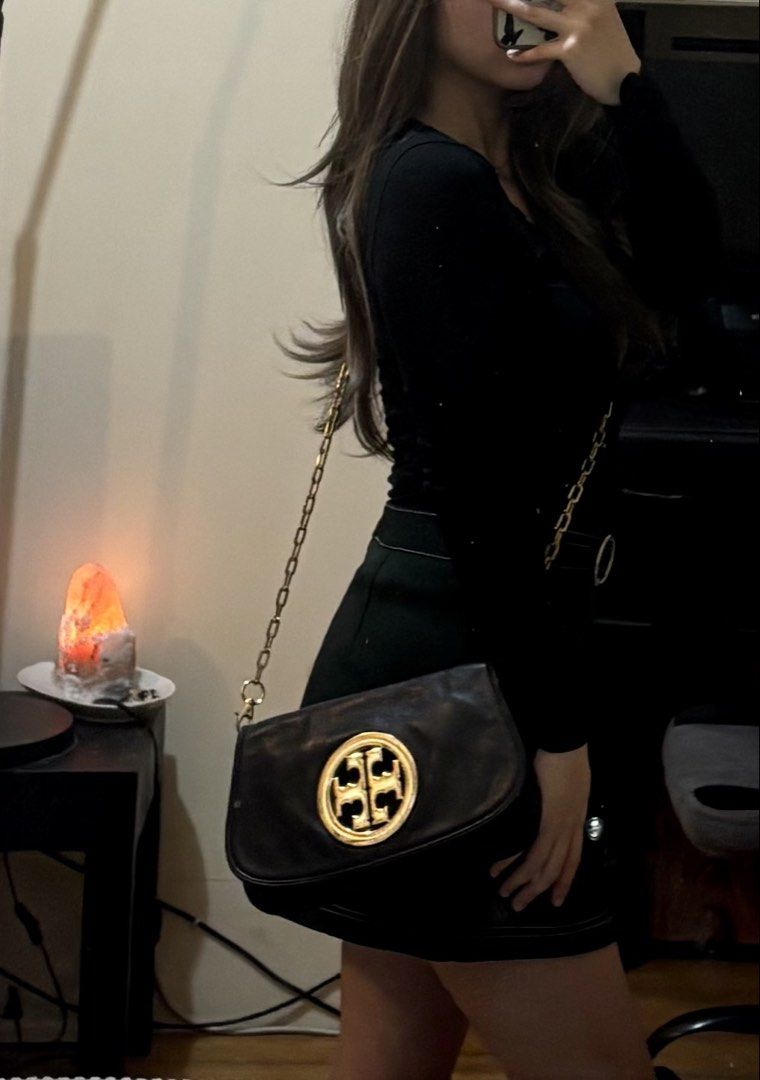 Toryburch chain two way bag (Category: Shoulder Bags) located in Binangonan. Submitted by bagsistersph (Listing ID 1462385298, Image 2). Description: .