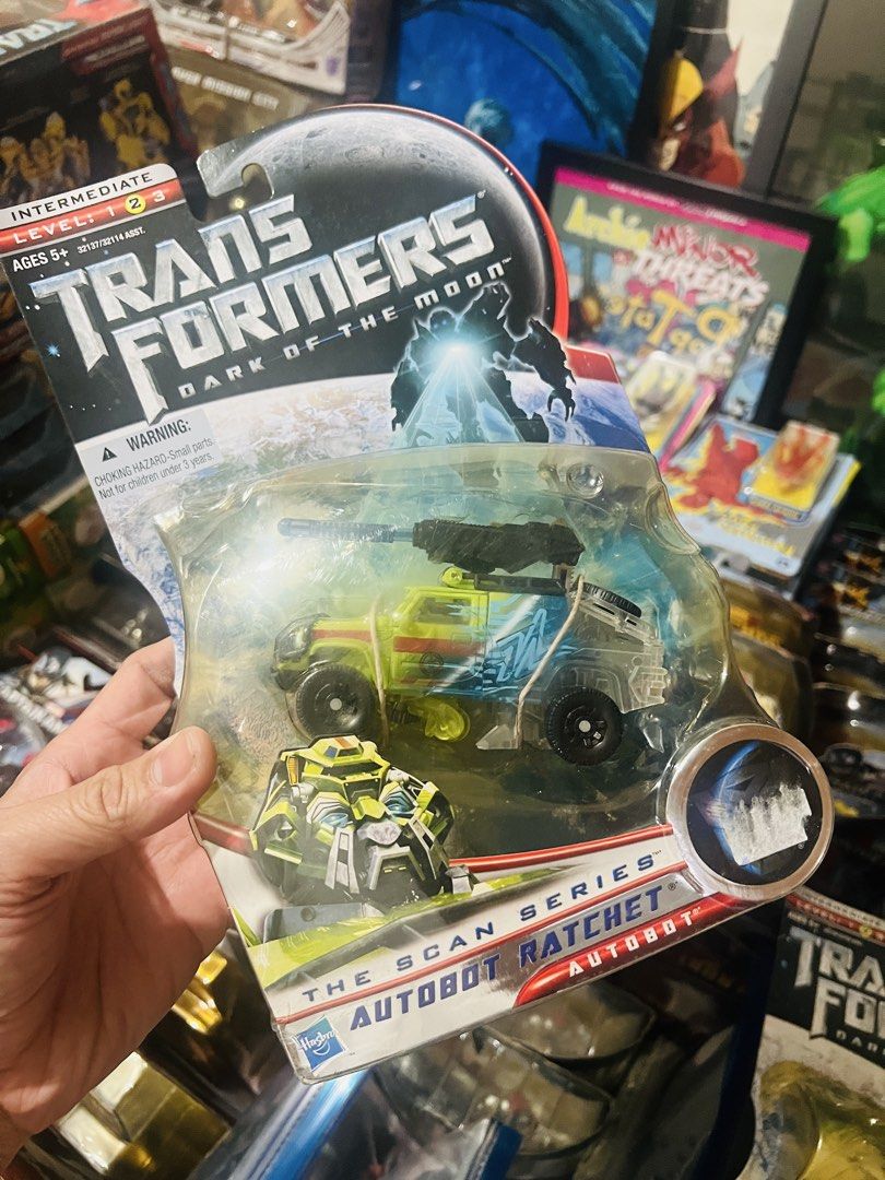 Transformers (Category: Action & Battle Toys) located in Quezon City. Submitted by chloegbnsy (Listing ID 1462305513, Image 3). Description: All items vintage transformers Sealed box good conditions Pm me or call messege .