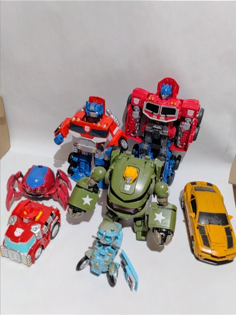 Transformers (Category: Action & Battle Toys) located in Banting. Submitted by helmi4841477874 (Listing ID 1462410981, Image 1). Description: pos 10 which one ill give price start 30 - 80.