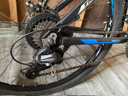 TRAX Mech 26 Mountain Bike (Category: Bicycles) located in Antipolo. Submitted by mrkdnl.21 (Listing ID 1462281361, Image 2). Description: SPECIFICATION: - Alloy Frame - Suspension fork - Mechanical disc brake (both front and rear) - 3x7 speed (3 front and 7 rear) - Micro shift rapid fire shifter - Microshift (FR&RD) - Quick release hubs - Quick release seat clamp - Double wall alloy rim - 26x2.125 - Side stand Goods pa brakes Goods pa shift bast
